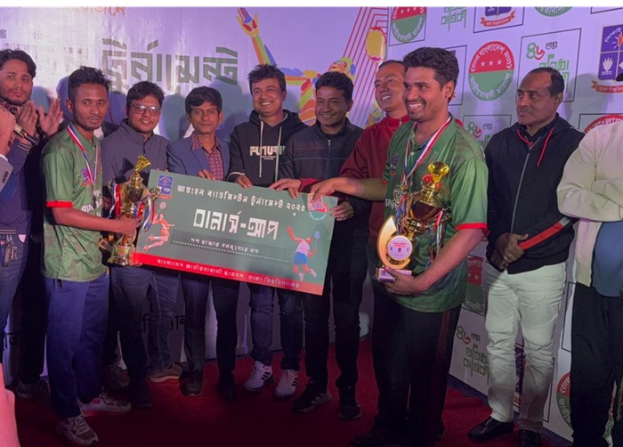 জাতীয়তাবাদী ছাত্রদলের ৪৬তম প্রতিষ্ঠাবার্ষিকী উপলক্ষ্যে ঢাকা বিশ্ববিদ্যালয়ে আন্তঃহল ব্যাডমিন্টন প্রতিযোগিতায় বিজয়ীদের মাঝে পুরস্কার বিতরণ