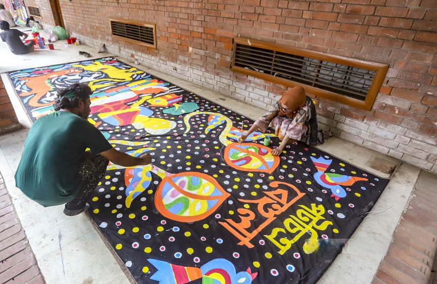 ঢাকা বিশ্ববিদ্যালয়ের চারুকলায় চলছে বর্ষবরণের প্রস্তুতি