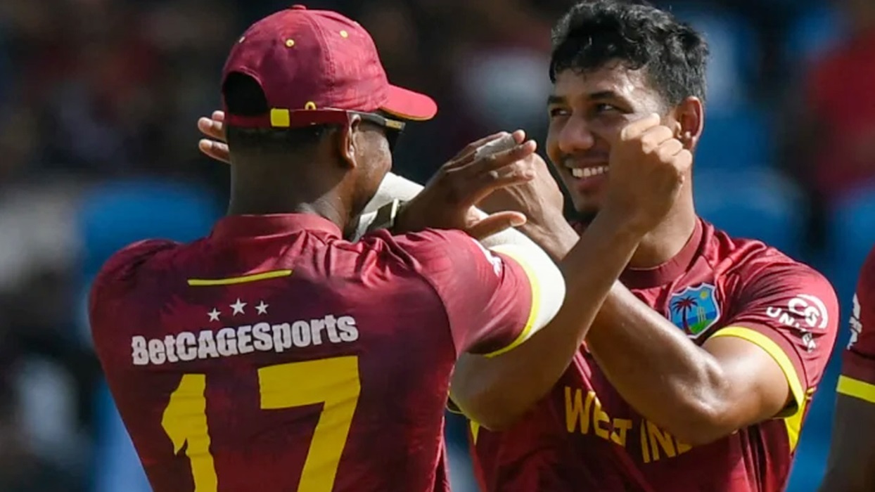 পাকিস্তানকে উড়িয়ে ৩৪ বছর পর সিরিজ জয় ওয়েস্ট ইন্ডিজের