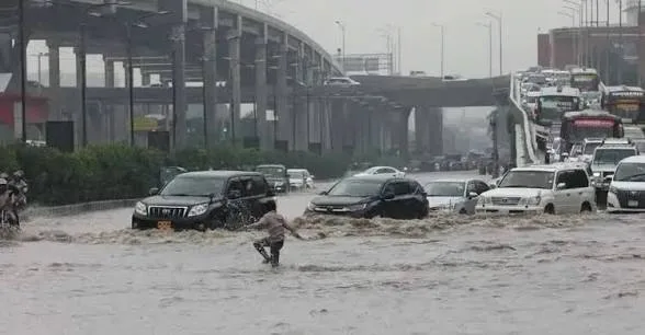 ঢাকার জলাবদ্ধতা নিরসনে একটি জরুরি আহ্বান