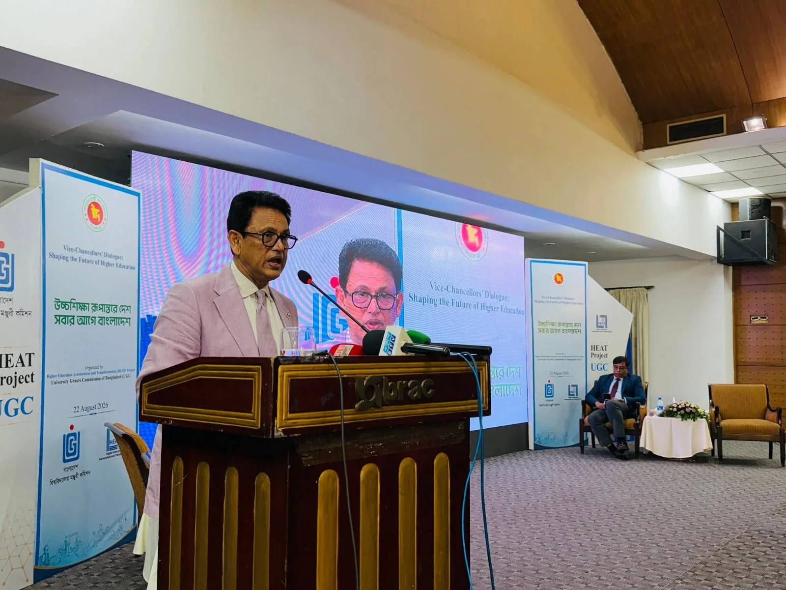 গবেষণার ক্ষেত্র বাড়িয়ে গবেষণানির্ভর বিশ্ববিদ্যালয় গড়তে হবে: শিক্ষামন্ত্রী
